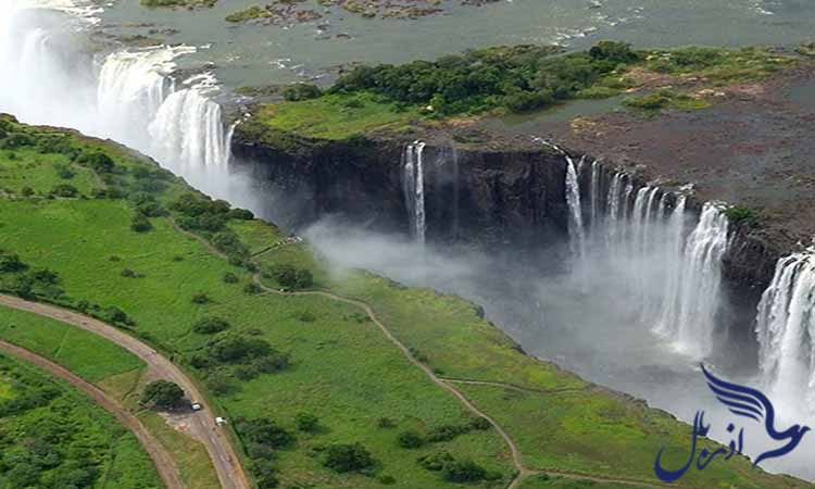 آبشار ویکتوریا، زامبیا مرز زیمباوه